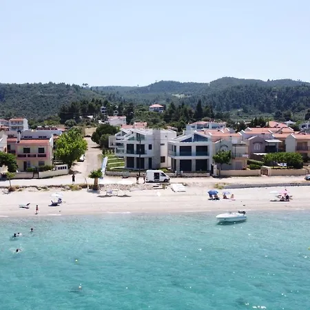 Villa Oleandra By The Sea Polychrono Exterior photo