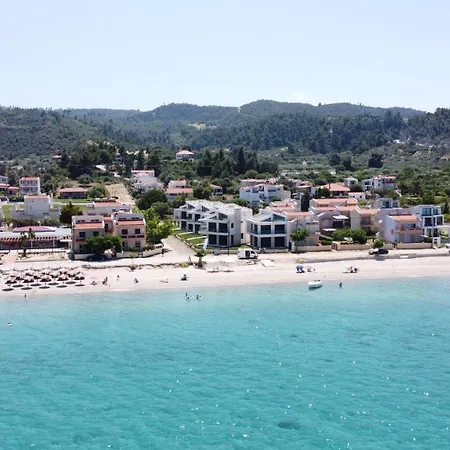 Villa Oleandra By The Sea Polychrono Exterior photo
